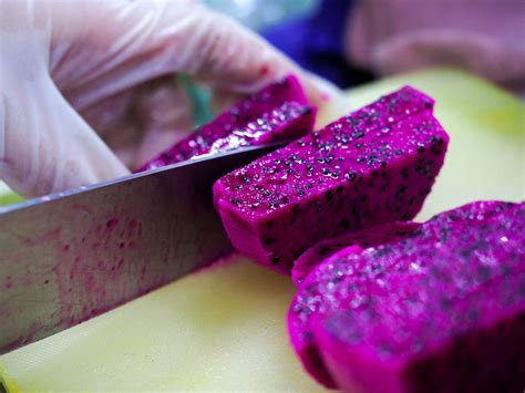 How To Cut Dragon Fruit - Tastylicious
