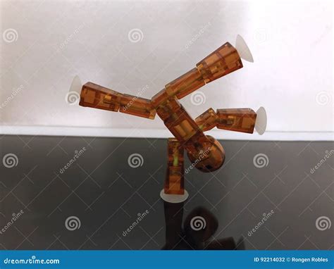 Robot Breakdancing 的图像结果