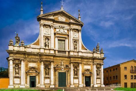 Crooze FM Listen Live - 91.2 MHz FM, Mbarara, Uganda | Online Radio Box