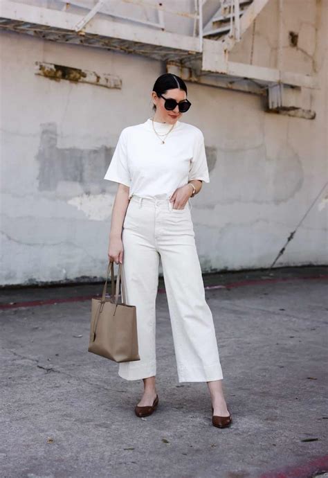 How To Style Wide Leg Jeans in 2024 & Chic Outfits To Try