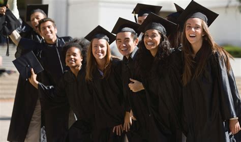 Giant Landover Grad 2023 by DecoPac - Issuu