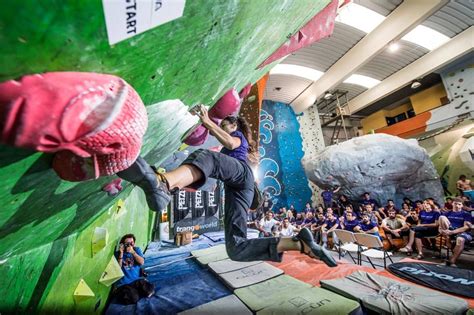 9 degrees boulder gym