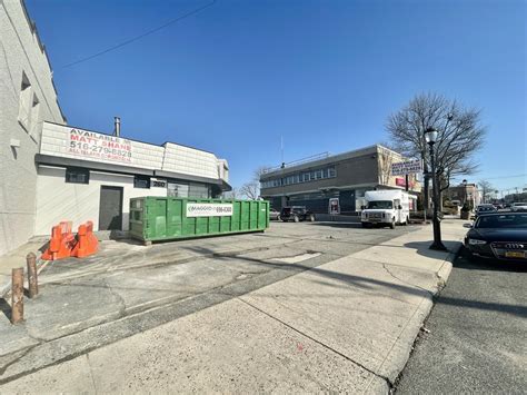 260 Plandome Rd, Manhasset, NY 11030 - Retail for Sale | LoopNet