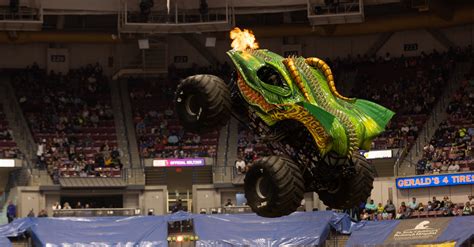 Dragon | Trucks and Drivers | Monster Jam®