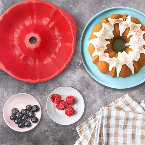 Snapklik.com : SILIVO 10 Inch Bundt Cake Pans