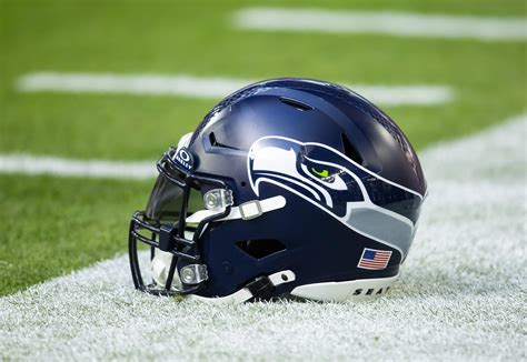 Seahawks predicted to make up for draft mistake by adding 7X 1,000-yard ...