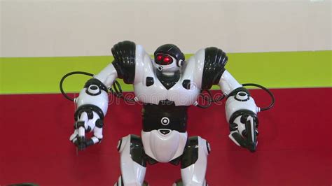 Cool Robotics Dance 的图像结果