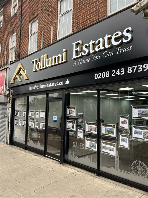 Shop Exterior 的图像结果