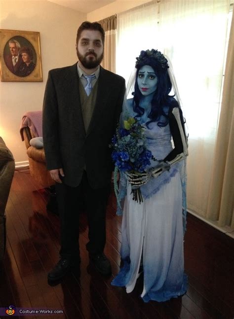 Corpse Bride Costume with Veil 的图像结果