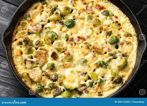 Creamy Garlic Parmesan Brussel Sprouts with Bacon in Iron Cast Pan ...