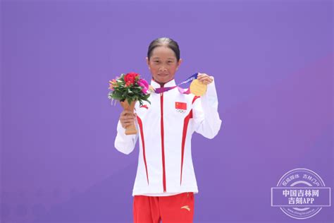 13岁少女崔宸曦成中国最年轻亚运冠军 女子滑板夺冠_新闻频道_中华网