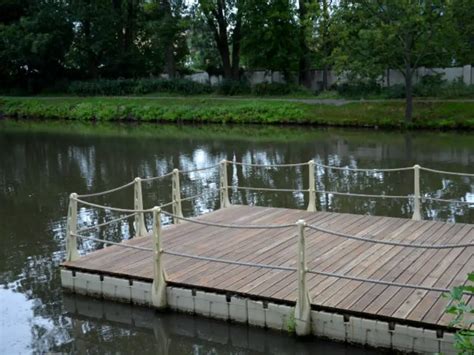 Installing a Floating Dock 的图像结果
