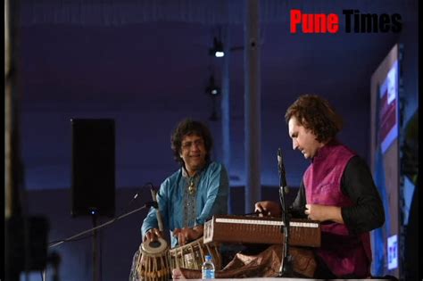 Tabala and Santoor jugalbandi by Pt. Mukundraj Dev and Rahul Sharma