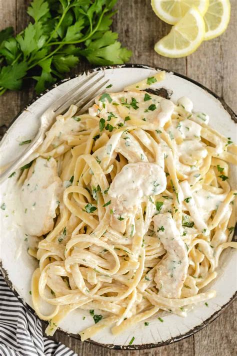 Creamy Dreamy: Chicken Alfredo with Cream Cheese