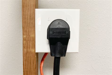 How To Wire a 240V Outlet for Appliances (DIY) | Family Handyman