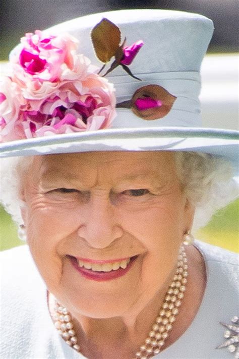 Queen Elizabeth II’s Best Fashion Moments Till Her 93rd Birthday ...