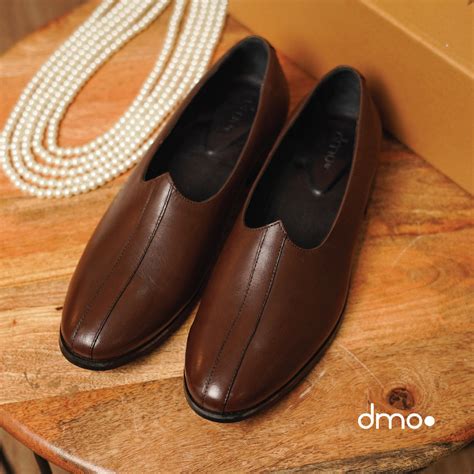 Shop Premium Handcrafted Leather Shoes for Men & Women | dmodot