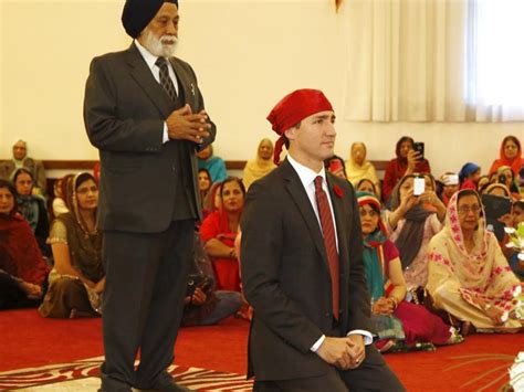 Canadian PM Justin Trudeau visits temple, gurdwara on Diwali ...