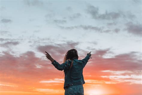 What does 711 really mean? An epic guide to this angel number