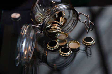 Exploding Coke Bottle 的图像结果