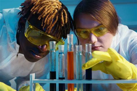 31+ Chemistry Pick Up Lines Guaranteed to Get a Good Reaction