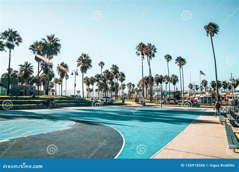 Basketball Court at the Venice Beach in Los Angeles. Editorial Photo ...