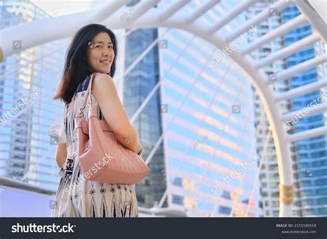 People Walking Back View Business 的图像结果