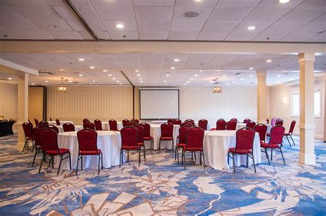 THE NEWPORT HARBOR HOTEL & MARINA - Hotel Reviews, Photos, Rate ...