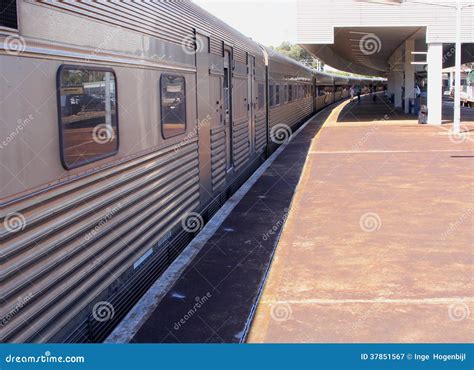 Local Long Distance Train 的图像结果