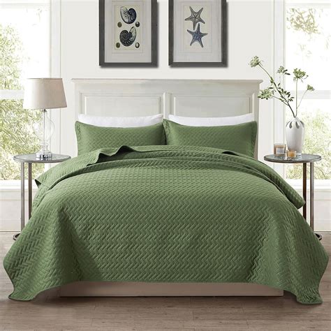 Amazon.com: DOWNCOOL Sage Green Quilt Sets King with 2 Pillow Cases - 3 ...