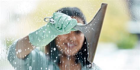 Cleaning Windows Outside 的图像结果