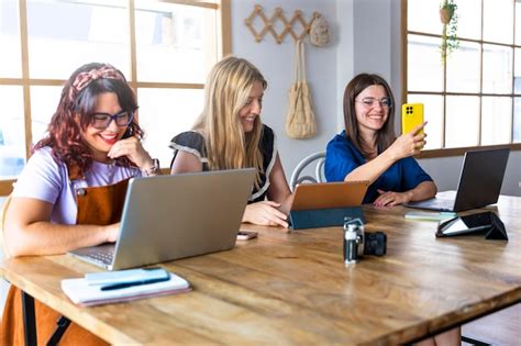 Collaborative Work 的图像结果