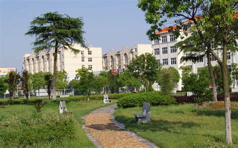 江西科技学院是几本大学（江西科技学院的逆袭：成功的改名，原来名字太接"地气"） | 说明书网
