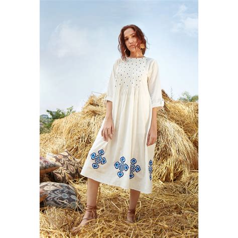 Akashi Clothing – Sage Collection – Product 5 | Vogue India