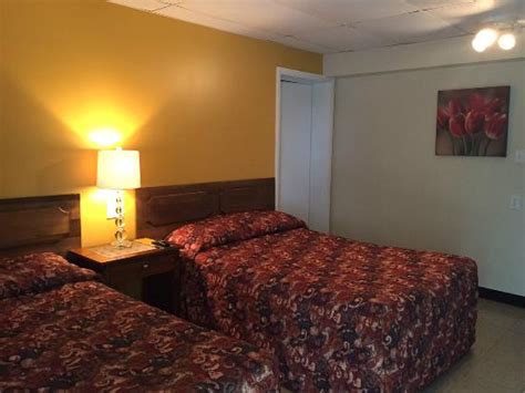 ECHO VILLAGE BUDGET MOTEL (Winchester) - Hotel Reviews & Photos ...