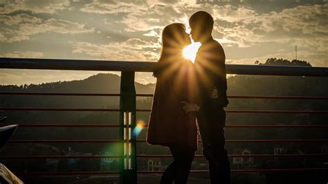 Viral news accident made a couple Two strangers fall in love due to a ...