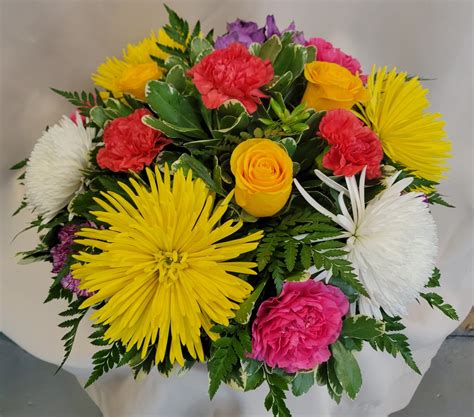 Memorial Centerpiece - Lady Di's Floral Haven