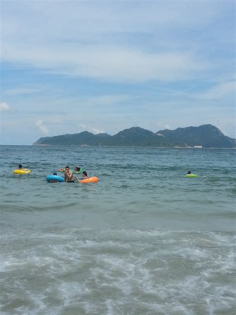 【携程攻略】深圳东冲景点,深圳算是最好的沙滩之一，比较远，但海水很干净，沙滩上的沙也很小。…