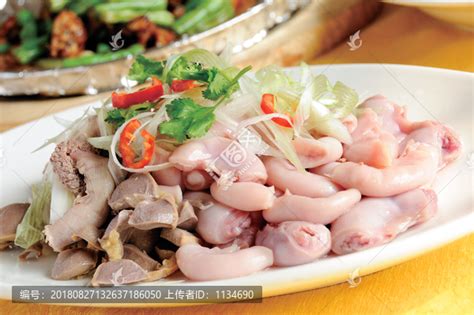 广东台山人添丁增口喜欢用“煮鸡酒”和“煲酸醋”报喜