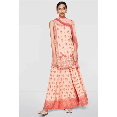 Shilpa Shetty Kundra’s floral pink Anita Dongre sharara set is perfect ...