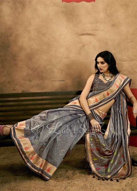 Grey Weaving Silk Zari Saree With Tassels – IndianVillèz