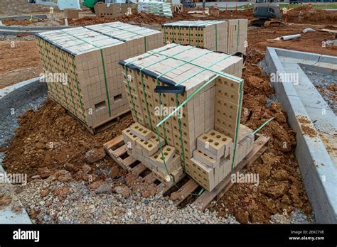 Building Bricks 的图像结果