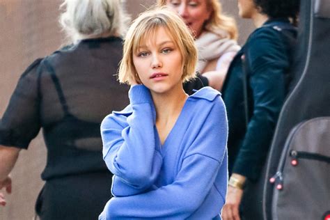 Grace VanderWaal debuts risqué new look on TikTok