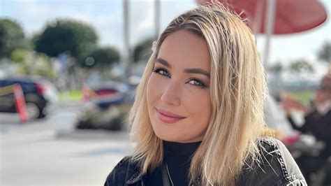 What is Stephanie Matto famous for? Her Age, Height, Dating, Bio