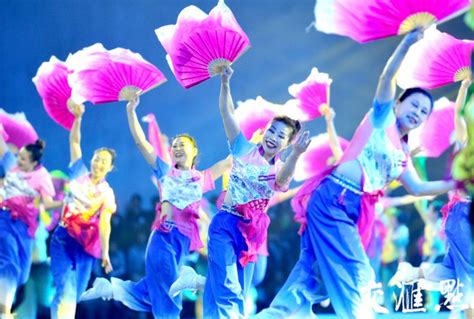 超燃！省广场舞大赛在徐州展演|张耀文|王岩|交汇点_新浪新闻