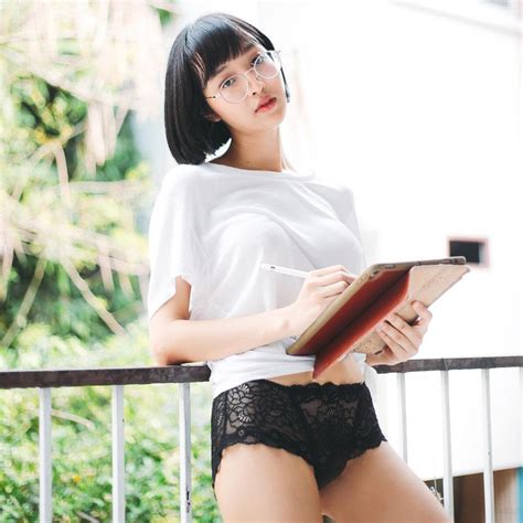 15 สาวไทยใน OnlyFans ที่คุณควรติดตามอย่างใกล้ชิด