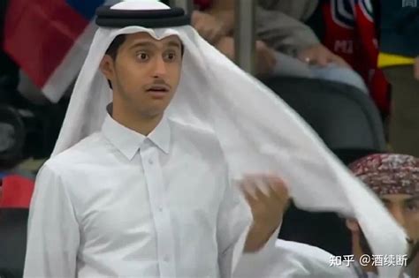 卡塔尔王子，这个动作和吉祥物真的一模一样……|卡塔尔|世界杯|王子_新浪新闻