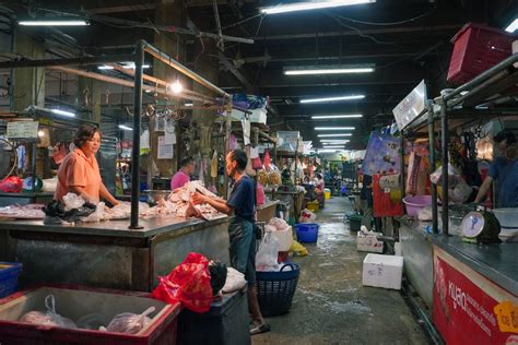 Bang Rak Market Food Tasting & Culture Walking Tour