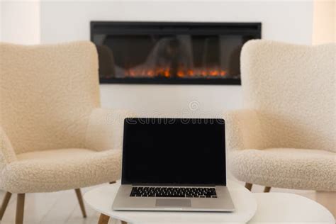 Computer Drawing with Blank Background 的图像结果