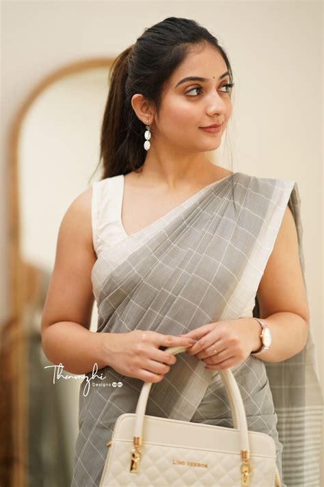 Handloom Grey & White Saree: Classic Mangalagiri Elegance